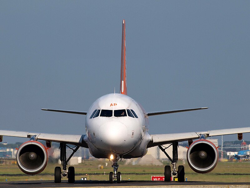 File:G-EZAP easyJet Airbus A319-111 - cn 2777 pic1.JPG