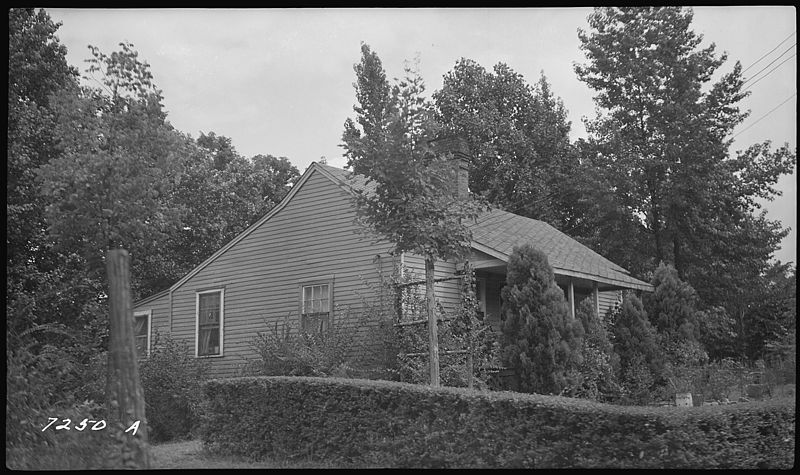 File:Garrett, W.T., home - NARA - 280767.jpg