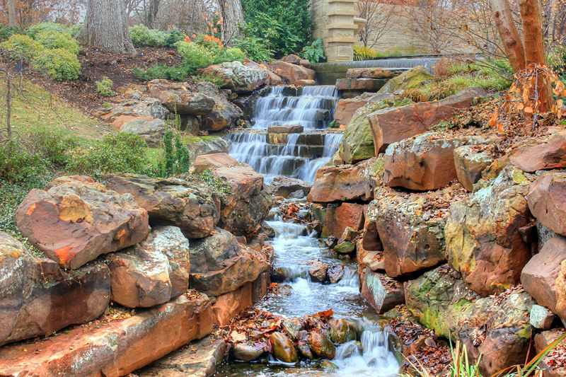 File:Gfp-texas-dallas-arboretum-cascading-rapids.jpg