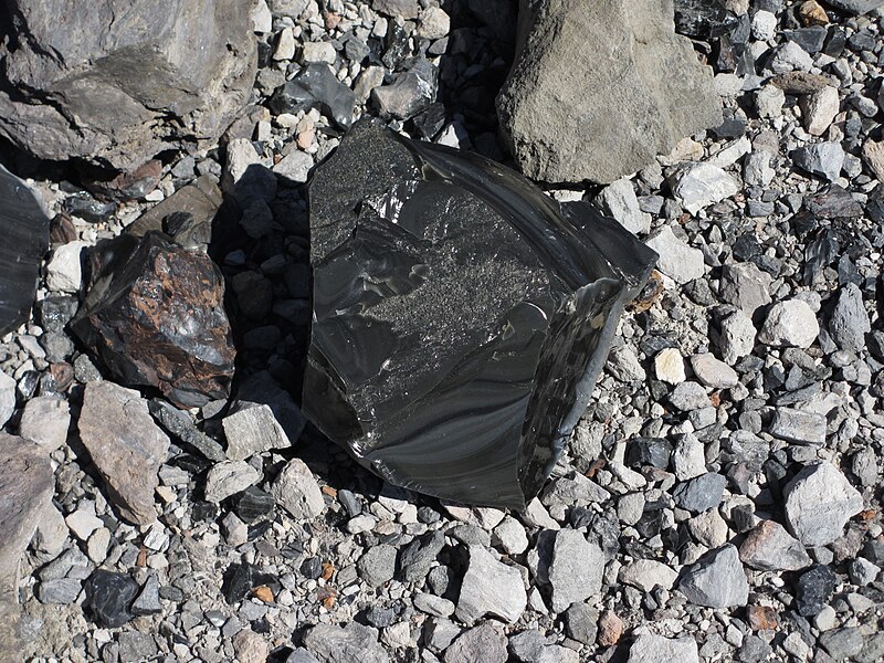 File:Glass Mountain in northern California in summer 2012 (15).JPG