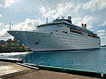 Fotografia colorida do navio de cruzeiro Grand Classica em Nassau em novembro de 2019.