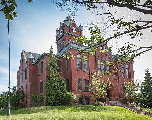 Image: Grand Traverse County Courthouse