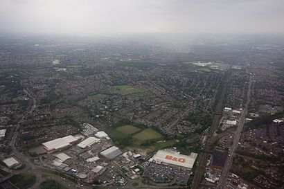 How to get to Heaton Moor with public transport- About the place