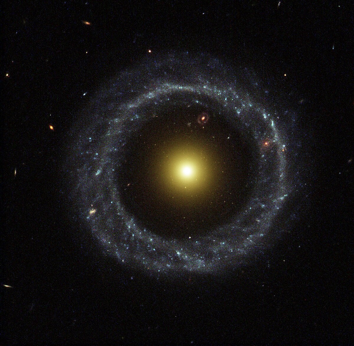 Ring galaxy - Wikipedia