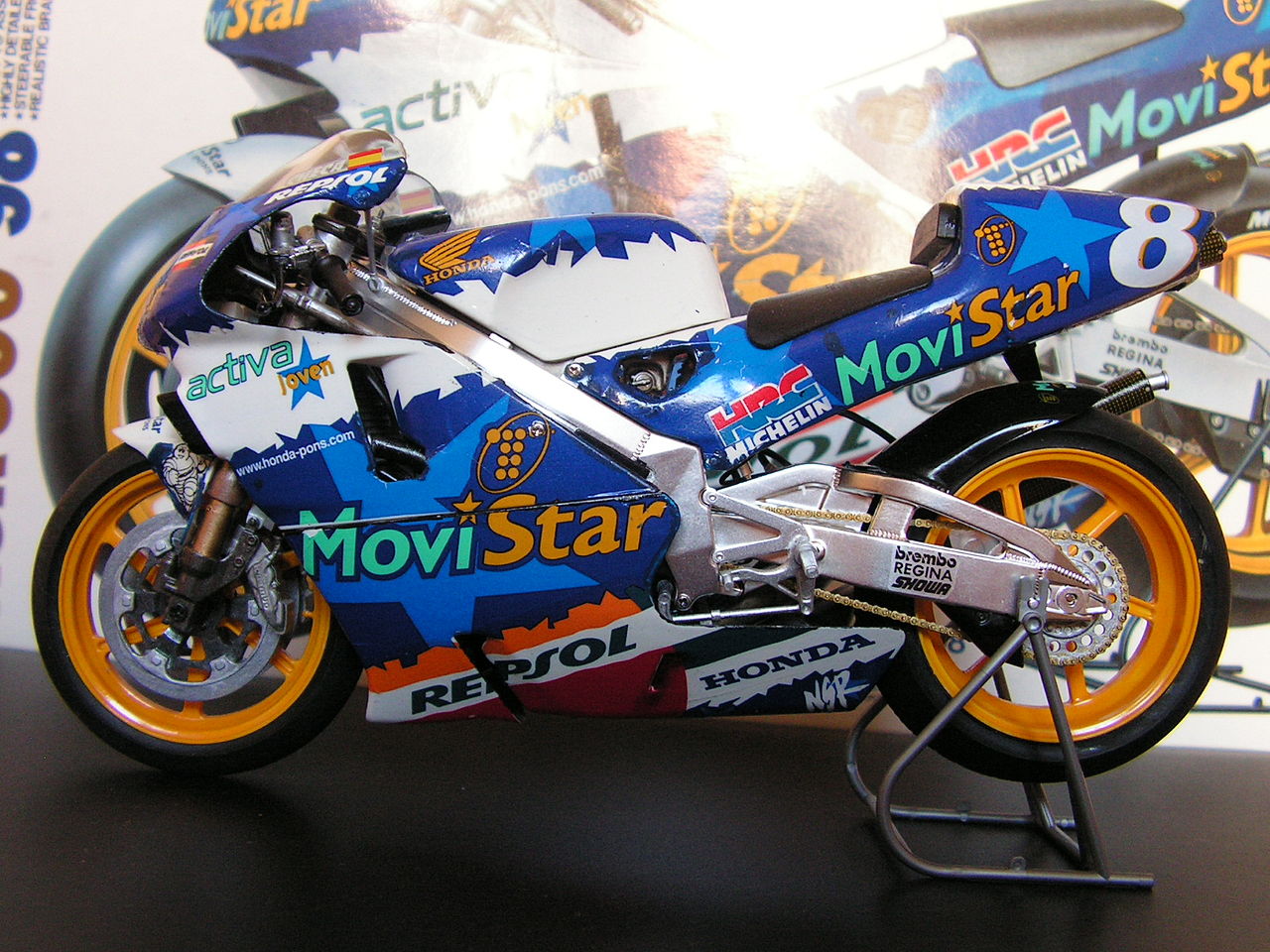 File:Honda NSR500 team Pons.jpg - Wikimedia Commons