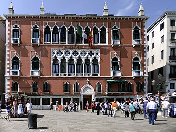 Palazzo Dandolo, somewhat "restored" and elaborated in the 19th century.