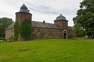 Ferme-château de Housse