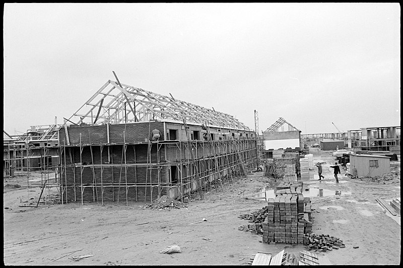 File:Huizenbouw Plan de Maer, Heemskerk 1967 - 13.jpg