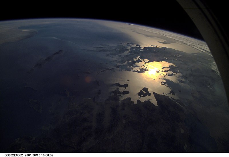 File:ISS002-E-6862 - View of Greece.jpg