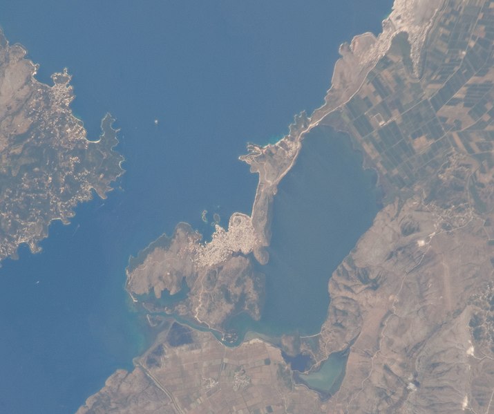 File:ISS028-E-12041 - View of Albania (Butrint, North Straits of Corfu & Vurgo Plain).jpg