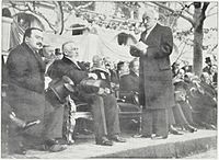 Inauguration du monument Victor Hugo, place Victor-Hugo, Paris 16e, inauguré en 1902 par Justin Germain Casimir de Selves, préfet du département de la Seine.