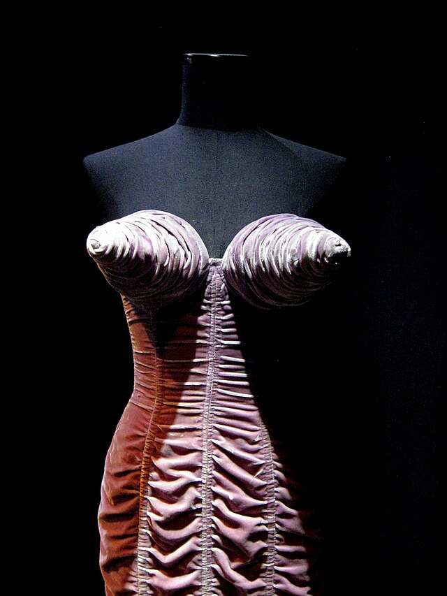 https://upload.wikimedia.org/wikipedia/commons/thumb/d/da/Jean-Paul_Gaultier_expo_bustier.jpg/640px-Jean-Paul_Gaultier_expo_bustier.jpg