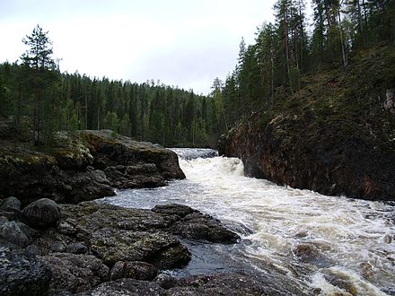 Kiutaköngäs by the Karhunkierros trail.