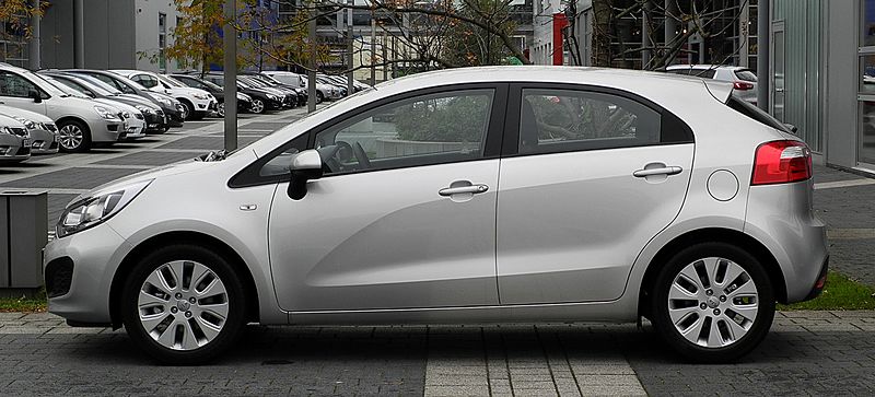 File:Kia Rio 1.4 CVVT Edition 7 (UB) – Seitenansicht, 25. Oktober 2011, Düsseldorf.jpg