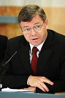 <span class="mw-page-title-main">Kjell Magne Bondevik</span> Norwegian politician