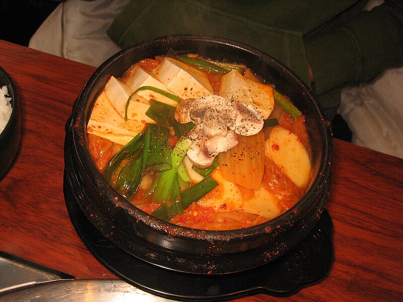 File:Korean.cuisine-Kimchi jjigae-03.jpg