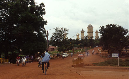 Streetview of Korhogo with the main mosque in the background.