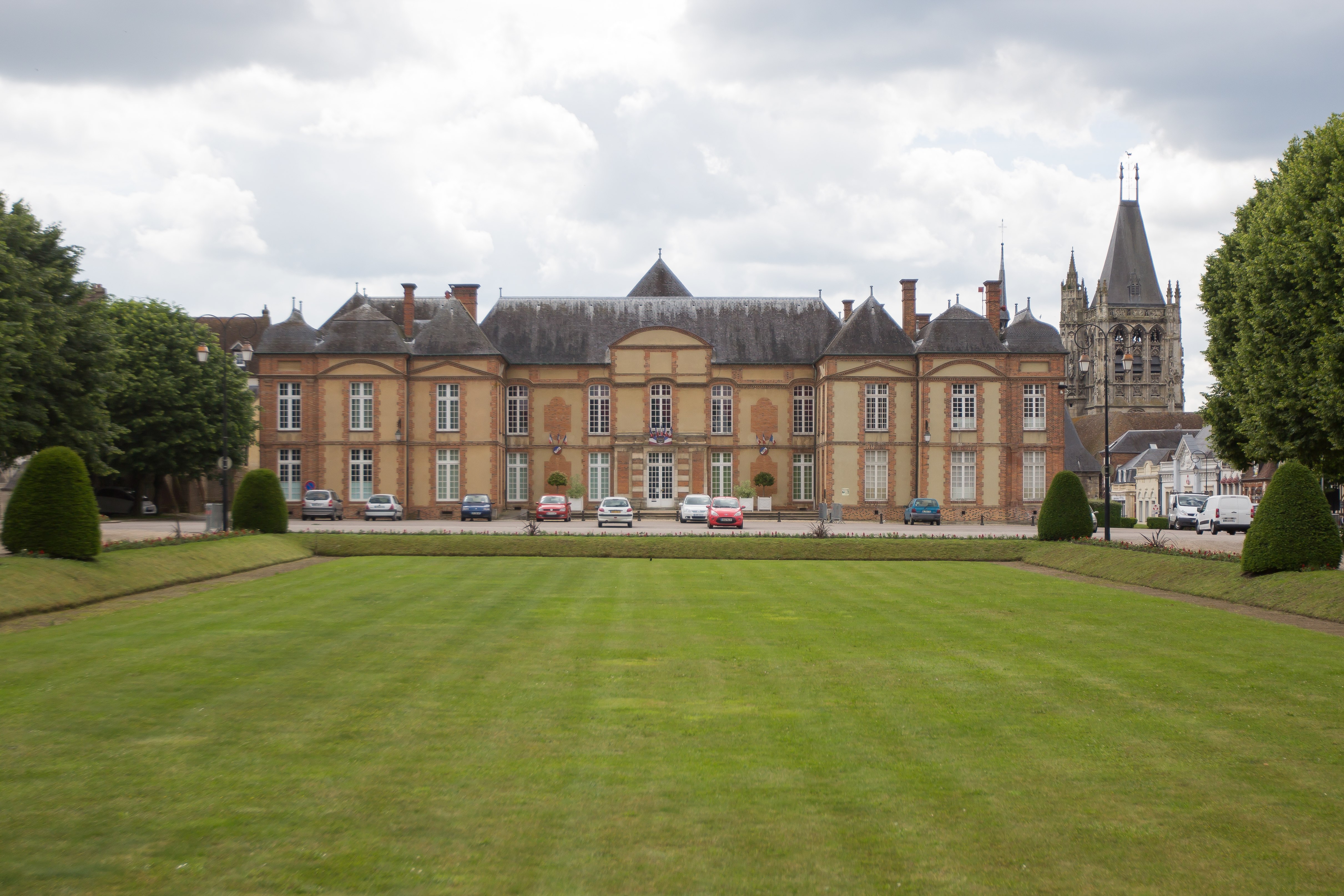 Les clos. Л’Эгль. L'Aigle France Normandy.