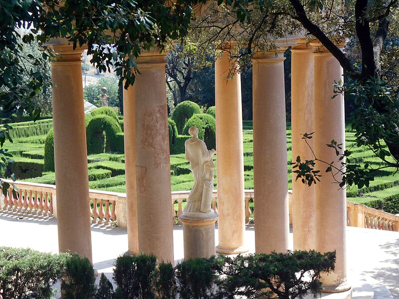 File:Laberint d'Horta - Templet.jpg