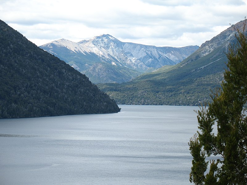 File:Lago Mascardi - panoramio (1).jpg