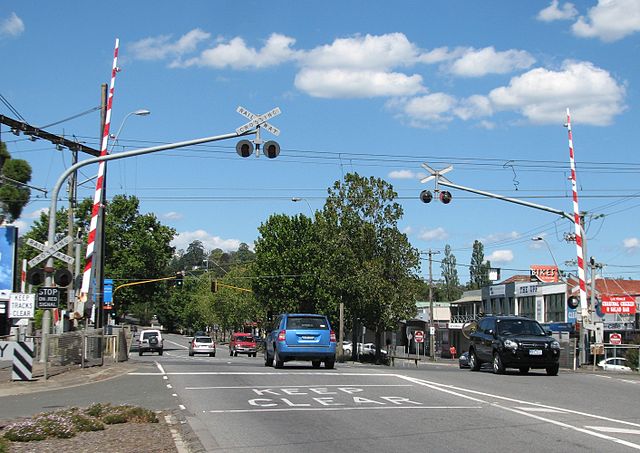 The level crossing at Maroondah Highway, Lilydale, prior to its 2021 removal.