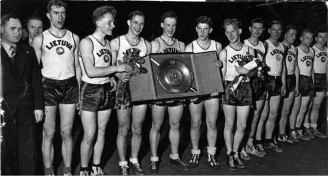 Lithuania celebrating winning the EuroBasket 1937