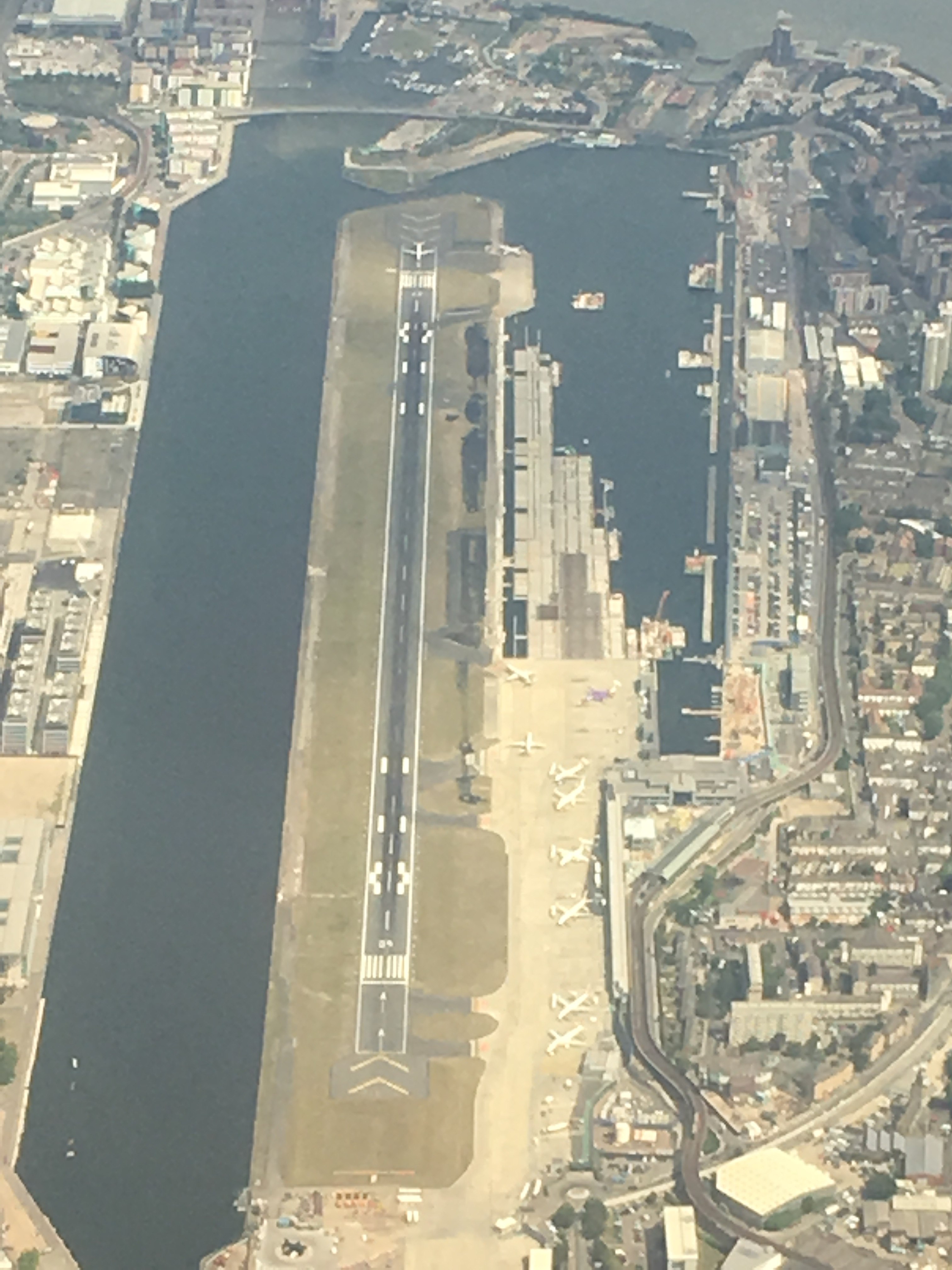 File London City Airport Jpg Wikimedia Commons