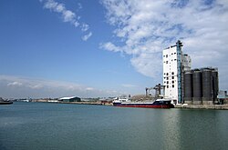 Lowestoft harbour.jpg