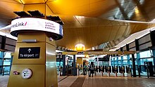 Luton Airport Parkway station concourse Luton Airport Parkway DART.jpg