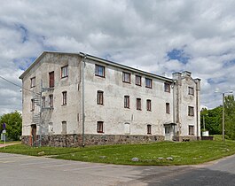 Бывшая водочная фабрика мызы (XIX век), третий этаж достроен позже