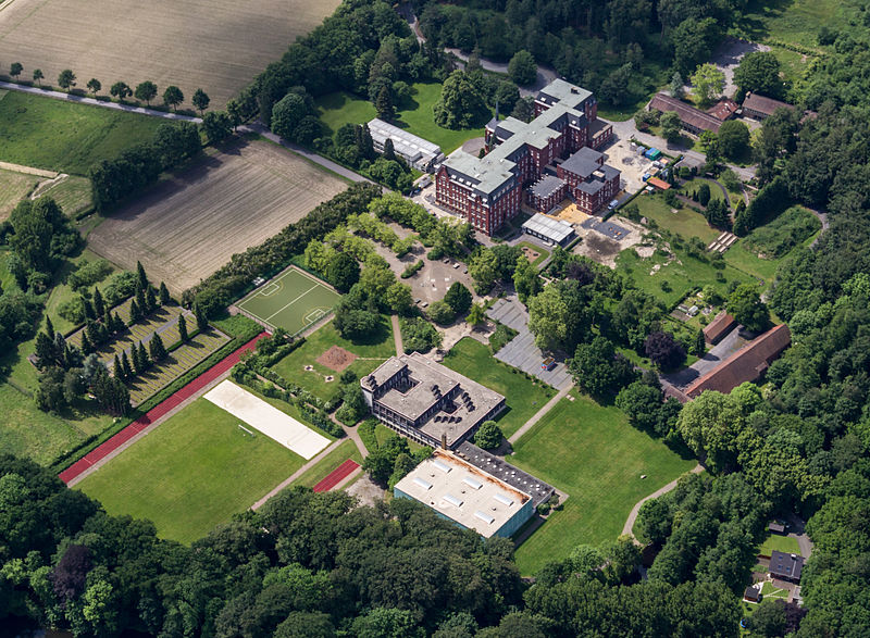 File:Münster, Gymnasium St. Mauritz -- 2014 -- 8442 -- Ausschnitt.jpg