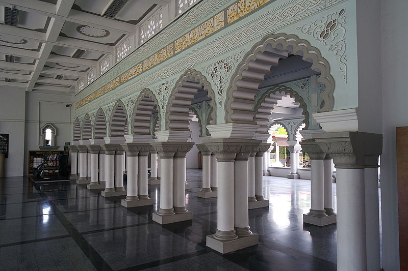 File:Masjid Zahir Interior Arches.JPG