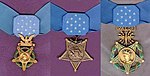 A Medal of Honor három különböző változata: hadsereg, haditengerészet, légierő.