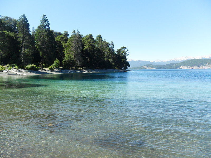 File:Mediodía en el Lago.JPG