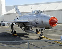 MiG-21F-13 Fishbed C sous cocarde tchécoslovaque au Musée de l'Air et de l'Espace, Bourget, France.