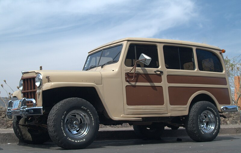 File:Modified 1950s Willys Jeep Station Wagon or Wagoneer.jpg