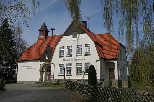 Moehnesee-DeleckeAlteSchule1-Asio