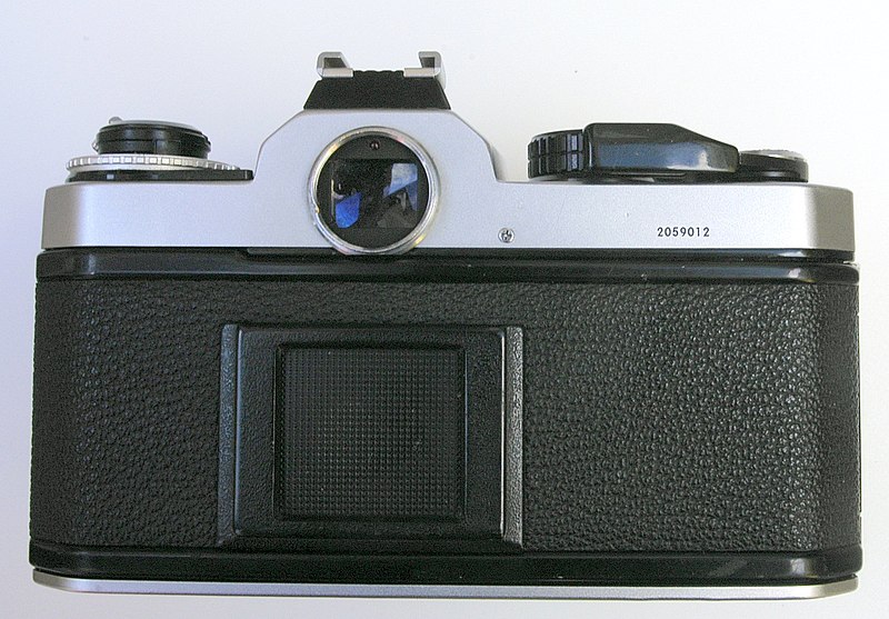 File:Nikon FE2 3.jpg