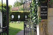 Entrée du cimetière où est enterré Raymond Poincaré.