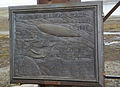 Ny-alesund, Targa bronzea della spedizione artica del Norge al Polo Nord