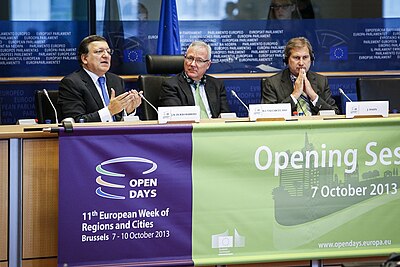 OPEN DAYS 2013. Former President of the CoR Ramón Luis Valcárcel and the EU Commissioner responsible for Regional Policy Johannes Hahn are listening to the opening speech of the EC President José Manuel Barroso