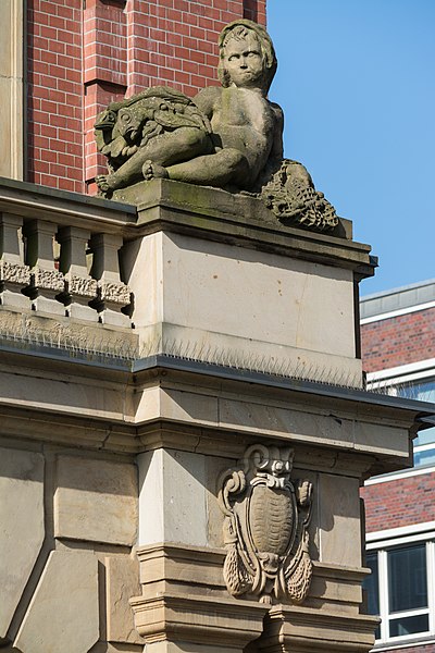 File:Oberfinanzdirektion (Hamburg-Altstadt).Portal Heiligengeistbrücke 1.Detail.3.29153.ajb.jpg