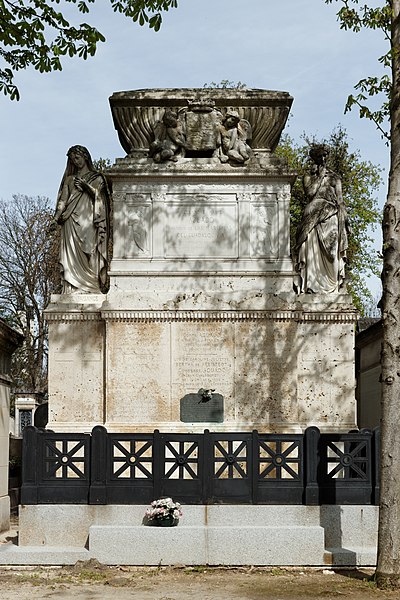 File:Père-Lachaise - Division 45 - Aguado 09.jpg