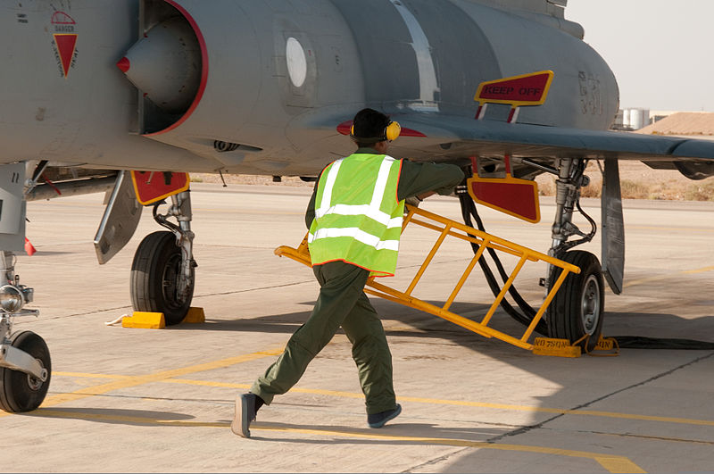 File:PAF Mirage III ROSE alert scramble competition Falcon Air Meet 2010 2.jpg