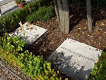 La tomba di Pier Paolo Pasolini, nel cimitero di Casarsa