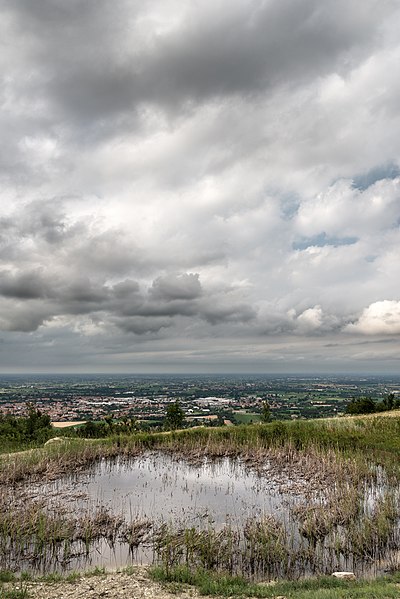 File:Pianura Padana - Scandiano, Reggio Emilia, Italy - June 22, 2018.jpg