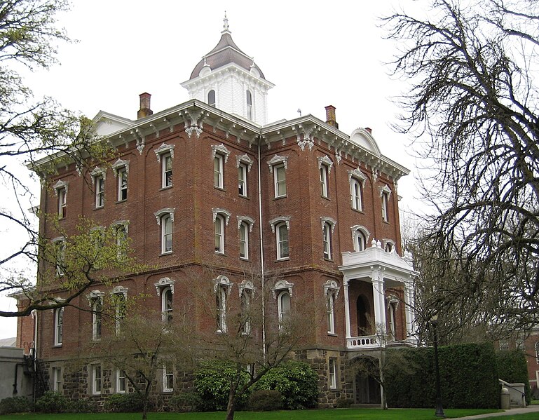 File:Pioneer Hall Linfield College - McMinnville Oregon.jpg