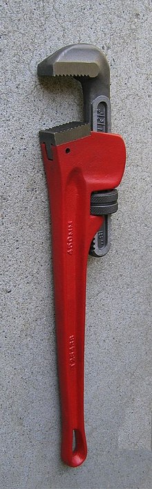 220px-Pipewrench.jpg