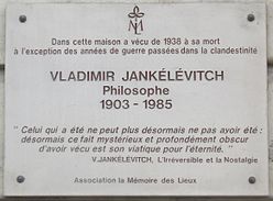Plaque Vladimir Jankélévitch, 1A quai aux Fleurs, Paris 4.jpg