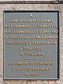 Une des plaques du monument